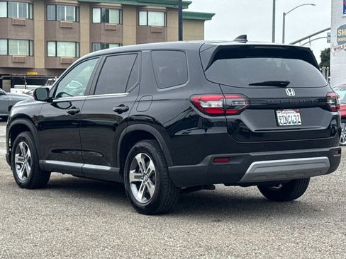 Certified 2025 Honda Pilot EX-L image 6