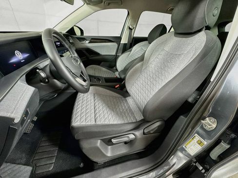 Used 2025 Volkswagen Tiguan S FWD image 24