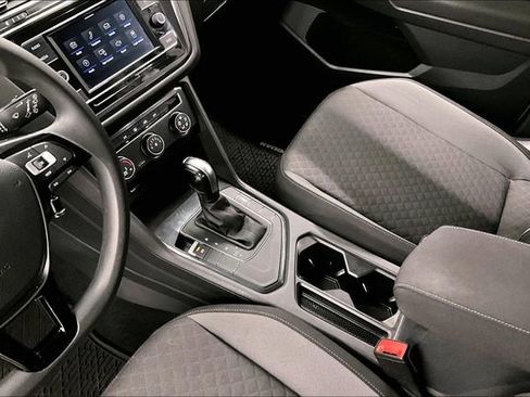 Used 2020 Volkswagen Tiguan S image 16