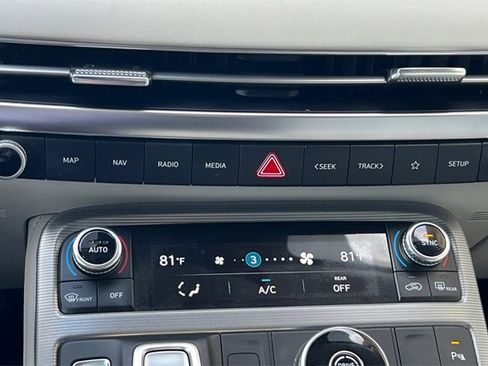 Used 2023 Hyundai Palisade Calligraphy image 28