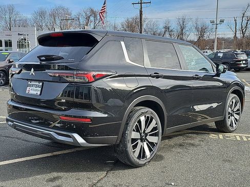 New 2026 Mitsubishi Outlander SE image 4