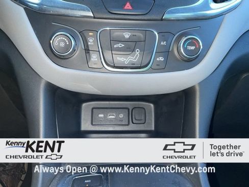 Used 2020 Chevrolet Equinox LS w/ LS Convenience Package image 27