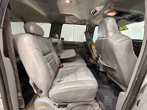 Used 2004 Ford Excursion XLT AWD/4WD image 19