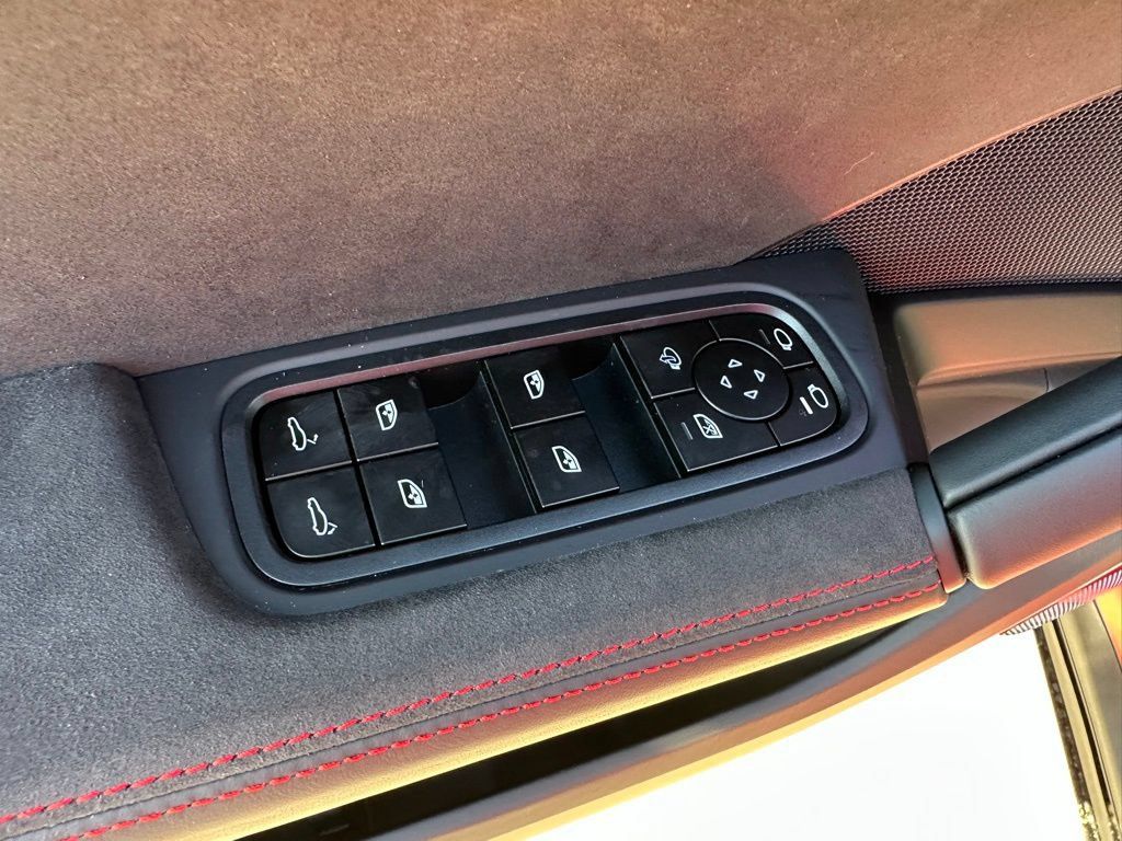 Certified 2026 Porsche Cayenne GTS AWD/4WD image 20