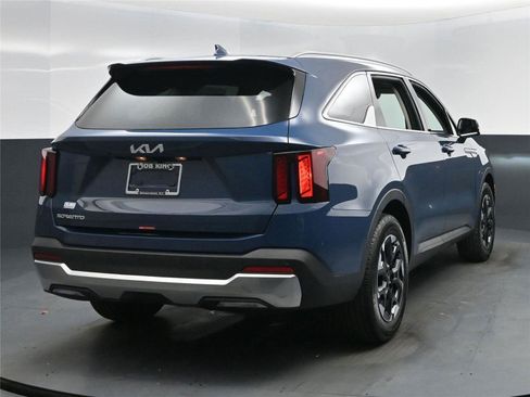 New 2026 Kia Sorento S w/ S Panoramic Sunroof Package image 10