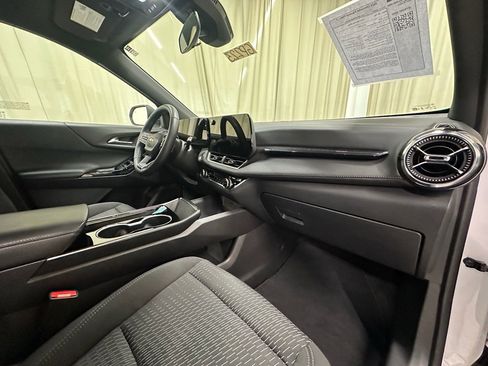 Certified 2025 Chevrolet Equinox LT image 17