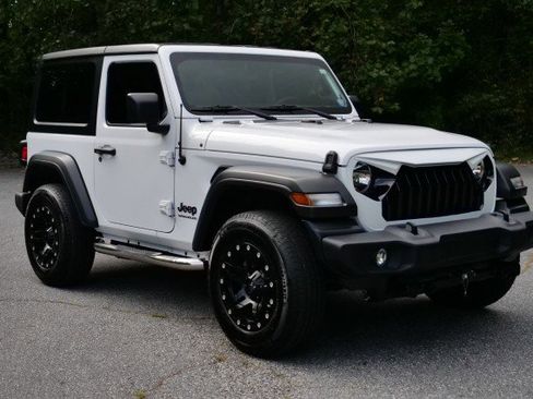 Used 2022 Jeep Wrangler Sport image 4