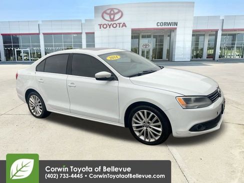 Used 2014 Volkswagen Jetta SEL image 2