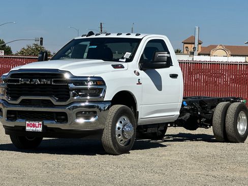 New 2025 RAM 3500 Tradesman image 7