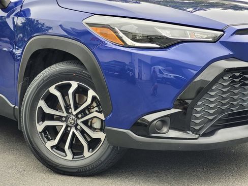 Used 2024 Toyota Corolla Cross AWD Hybrid w/ Moonroof Package image 3