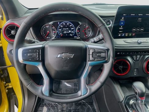 Used 2024 Chevrolet Blazer RS w/ Enhanced Convenience Package FWD image 11