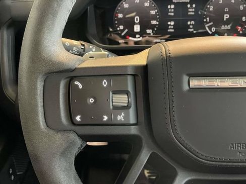 Used 2023 Land Rover Defender 110 V8 AWD/4WD image 37