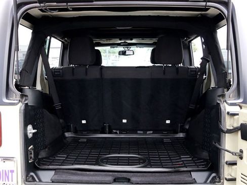 Used 2018 Jeep Wrangler Unlimited Sport S image 27