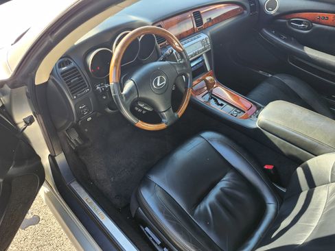 Used 2002 Lexus SC 430 Convertible image 4