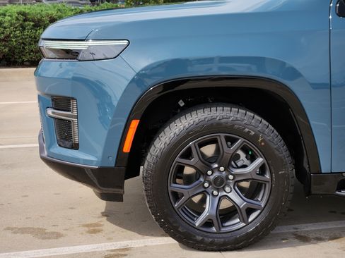 New 2026 Jeep Grand Wagoneer 4WD image 5