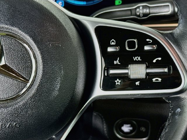 Used 2020 Mercedes-Benz GLE 350 4MATIC w/ MBUX Technology Package image 12