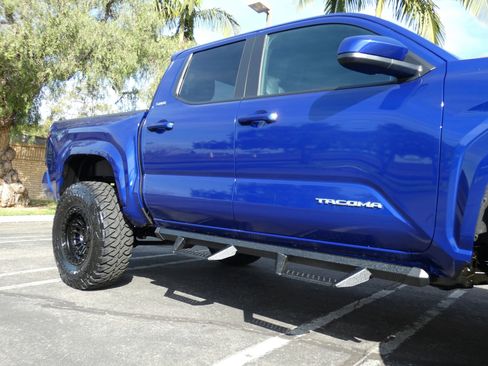 Used 2025 Toyota Tacoma SR5 image 6