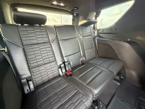 Used 2024 Cadillac Escalade Sport Platinum w/ LPO, ONYX Package AWD/4WD image 17