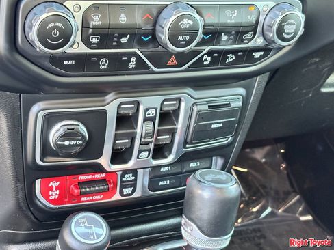 Used 2021 Jeep Wrangler Unlimited Rubicon AWD/4WD image 27