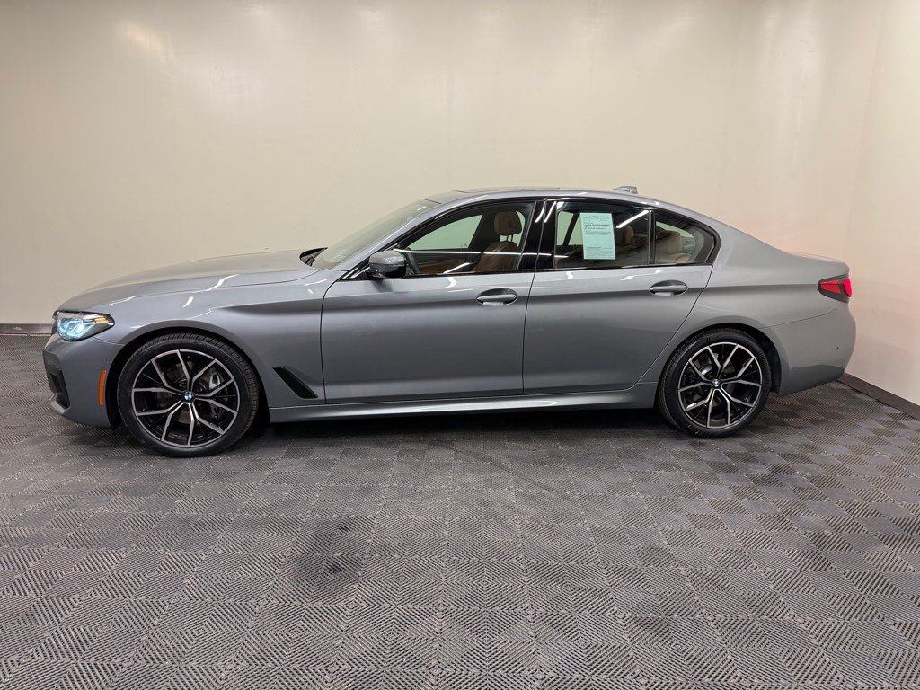 Used 2023 BMW 540i xDrive w/ M Sport Package AWD/4WD image 2