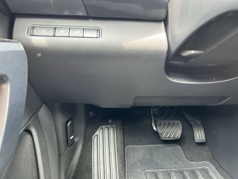 Used 2024 Nissan Pathfinder SL FWD image 18