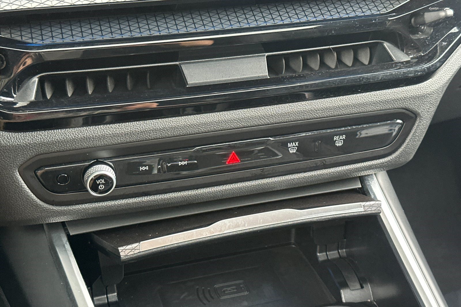 Certified 2025 BMW i4 eDrive40 RWD image 26
