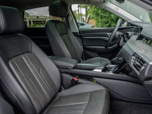 Used 2023 Audi e-tron Premium Plus AWD/4WD image 21