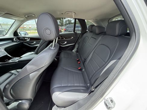 Used 2021 Mercedes-Benz GLC 300 4MATIC image 28