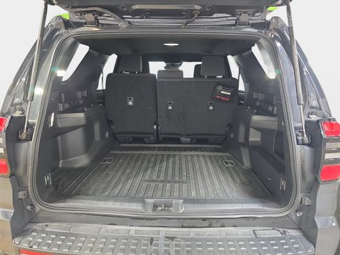 Used 2025 Toyota 4Runner SR5 AWD/4WD image 27