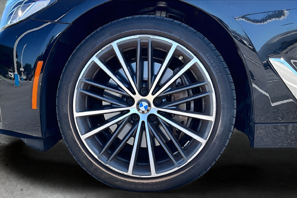 Used 2023 BMW 540i w/ Convenience Package RWD image 35