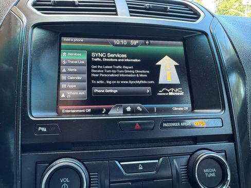 Used 2016 Ford Explorer XLT w/ Equipment Group 202A FWD image 31