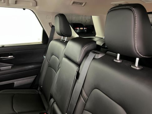 Used 2025 Nissan Pathfinder SL FWD image 22