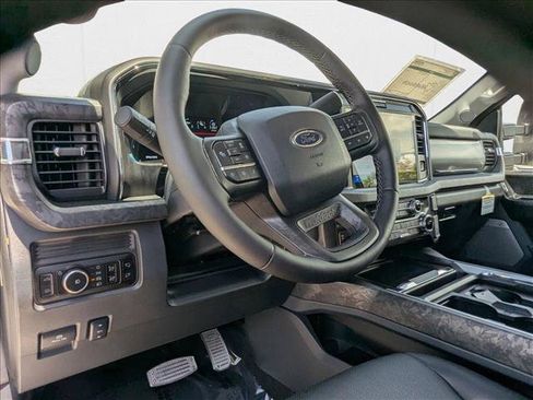 New 2025 Ford F250 Lariat w/ Lariat Ultimate Package AWD/4WD image 3