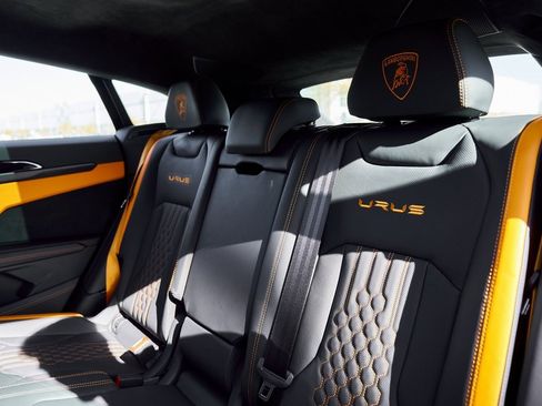 Used 2024 Lamborghini Urus S image 45