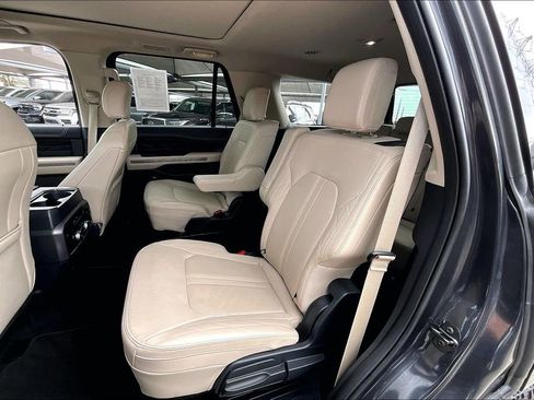 Used 2024 Ford Expedition Platinum AWD/4WD image 35