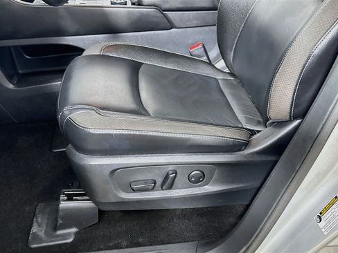 Used 2024 Nissan Pathfinder SL AWD/4WD image 21