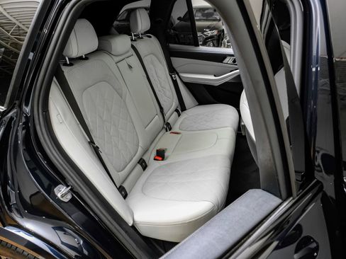 Used 2023 BMW X5 xDrive40i w/ M Sport Package image 39