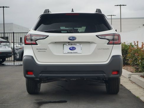 Certified 2025 Subaru Outback Premium image 4