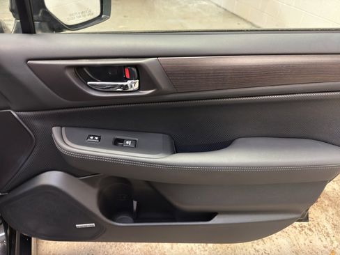 Used 2016 Subaru Legacy 3.6R Limited image 19