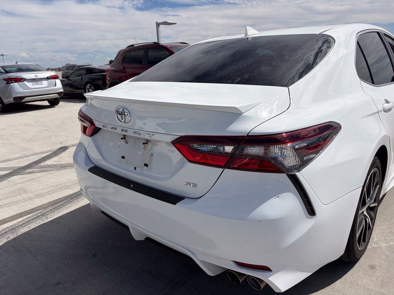 Used 2024 Toyota Camry SE w/ Convenience Package FWD image 4
