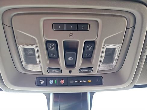 Used 2021 GMC Sierra 1500 Denali w/ Denali Ultimate Package AWD/4WD image 26