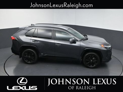 Used 2025 Toyota RAV4 SE AWD/4WD image 29