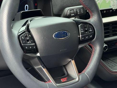 Certified 2025 Ford Explorer ST image 26