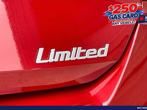 Used 2024 Hyundai Elantra Limited FWD image 8