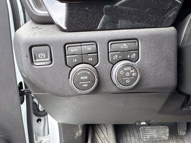 Used 2026 Chevrolet Silverado 1500 RST AWD/4WD image 17