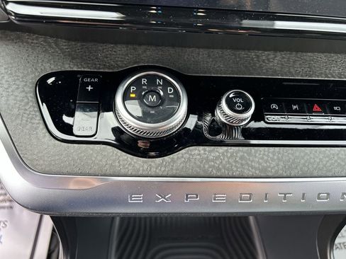 New 2026 Ford Expedition Tremor image 25