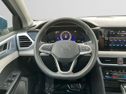 New 2025 Volkswagen Taos SE image 12