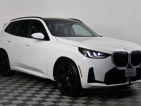 Certified 2025 BMW X3 xDrive30 w/ Premium Package AWD/4WD image 3