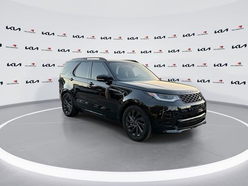 Used 2024 Land Rover Discovery Dynamic SE image 2