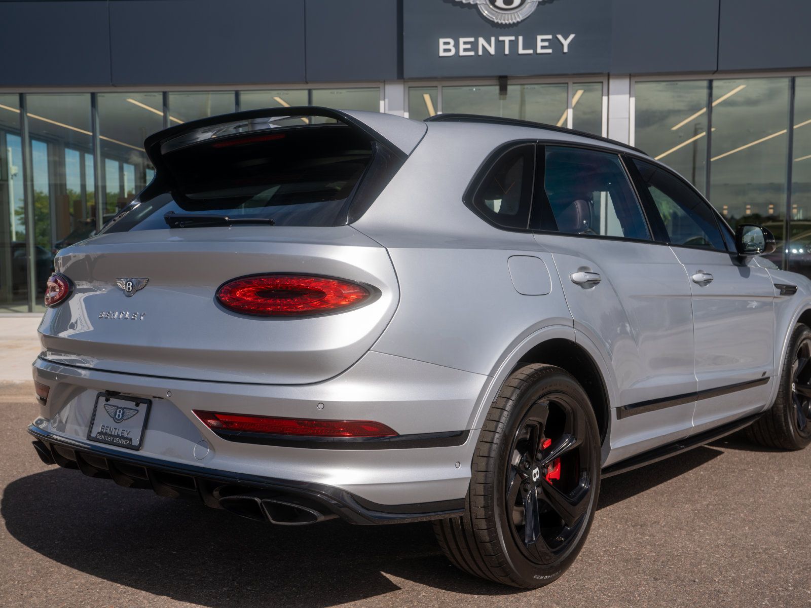 Used 2023 Bentley Bentayga AWD/4WD image 16